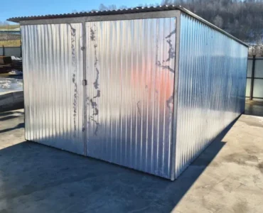 Einzelgarage aus Blech 300 x 500 cm Pultdach Doppelflügeltor Zink zweite Wahl