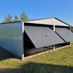 Metallgarage mit Klapptoren