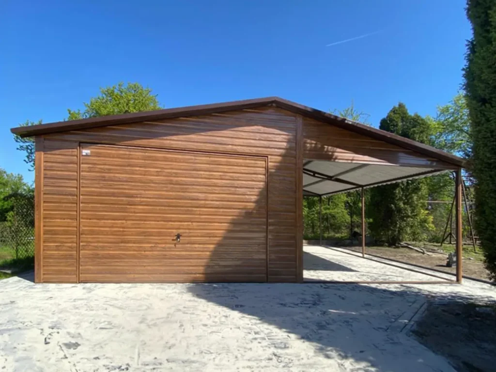 Holzgarage mit Carport