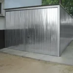 Metallgaragenstruktur mit Schiebetür