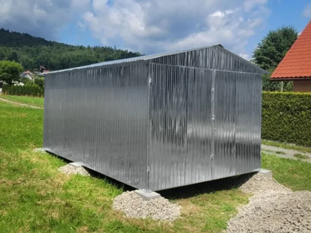 Metallgartenhaus mit Wellblech