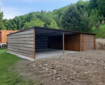 Einzelgarage aus Blech 300 x 600 cm Carport 6 m Pultdach Schwingtor Holzoptik