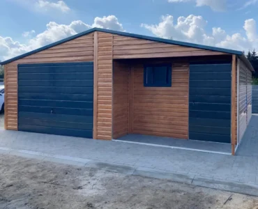 Einzelgarage aus Blech 700 x 800 cm Holzoptik Schwingtor